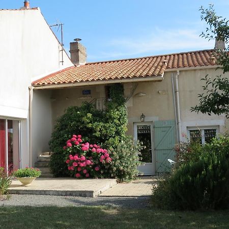 L'Aubinoise Acomodação com café da manhã Saint-Aubin-la-Plaine Exterior foto